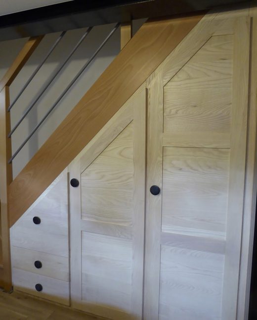 Rangement bois sous escalier